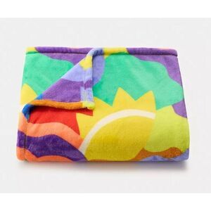 NEW Crayola X Kohl's Crayola Plush Throw Blanket Multi Warm 50 " x 70 "‎
